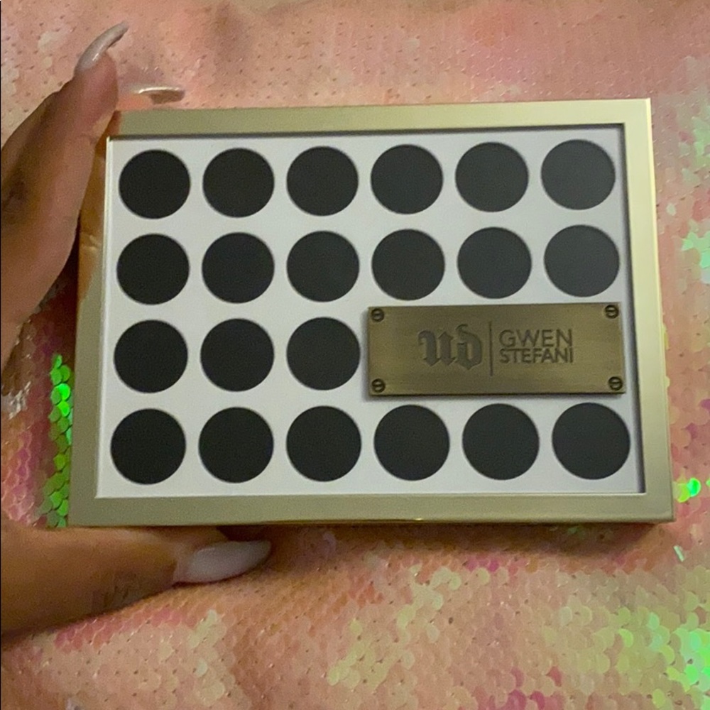 Urban Decay Gwen Stefani Eyeshadow Palette